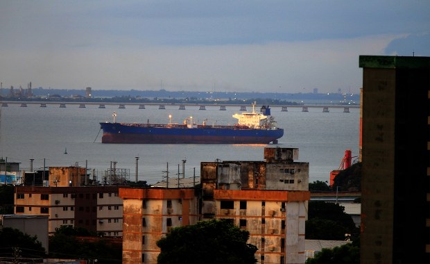 USA pozwolą Chinom kupować wenezuelską ropę. Po wyższej cenie