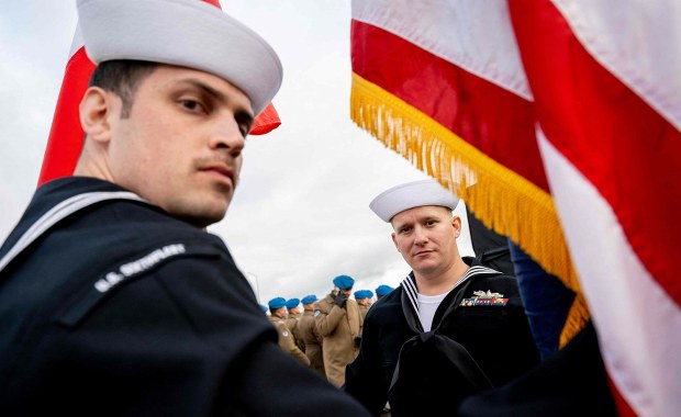 USA przegrupowują siły, co z wojskami w Polsce? Komentarz NATO i Sikorskiego