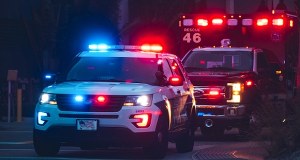 USA: Uzbrojony napastnik wjechał samochodem w budynek synagogi