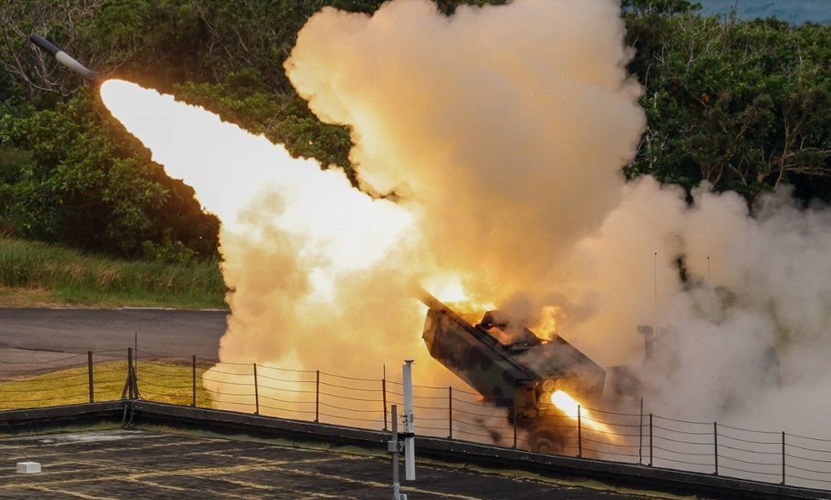 USA wstrzymują dostawy części amunicji do Ukrainy. Biały Dom komentuje