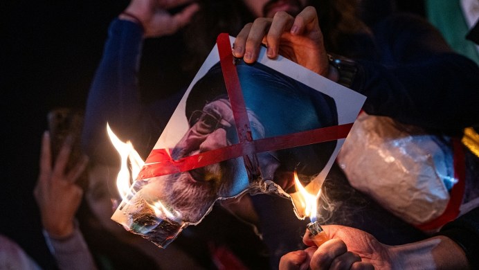 USA zawahały się przed uderzeniem w Iran? 