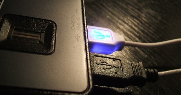 USB 3.0 - wszyscy potrzebujemy szybszej wersji USB   fot. Oliver Nagy /stock.xchng
