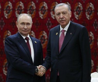 Uścisk dłoni z Putinem i słowa o Ukrainie. Erdogan czuje szanse na pokój