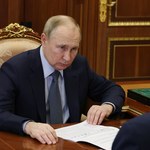 Uścisk Putina nie taki żelazny