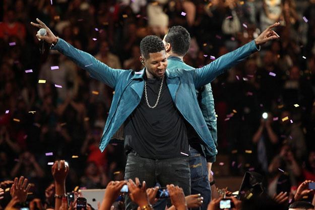 Usher jeszcze nad Adele... fot. Taylor Hill /Getty Images/Flash Press Media