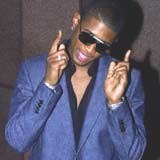 Usher pokazuje jak niewiele brakowało mu do 1. pozycji na liście albumów /AFP