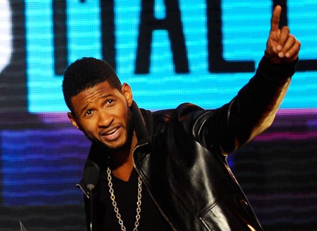 Usher zaliczył przypadkowego kopniaka na swoim koncercie - fot. Kevork Djansezian /Getty Images/Flash Press Media