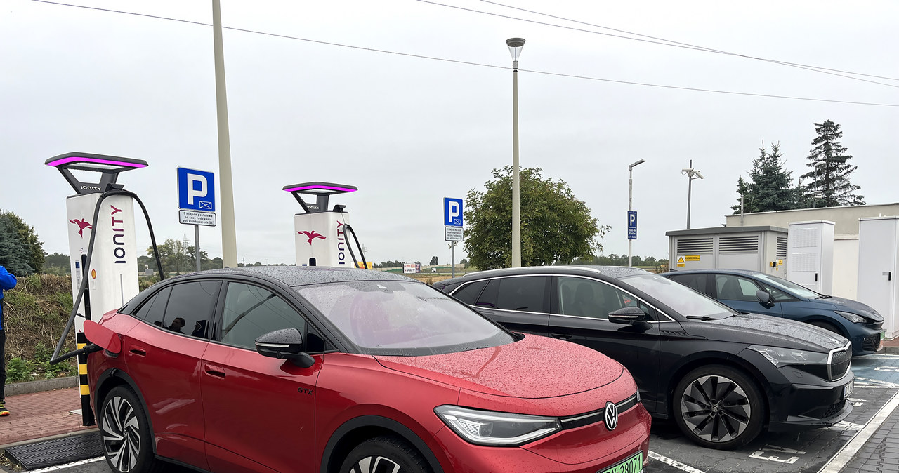 Usługa "Plug & Charge" działa już m.in na stacjach Ionity /INTERIA.PL