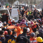 "Usłyszeliśmy głos". Ponad 80 godzin po trzęsieniu spod gruzów wydobywani są żywi