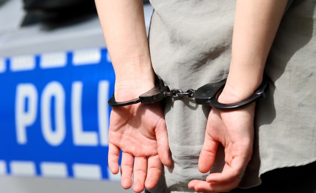 ​"Uśmiech Jokera" i cios w udo. Napastnik może trafić na 20 lat za kraty