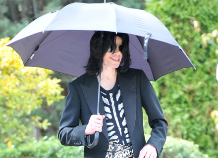 Uśmiechnięty Michael Jackson w Beverly Hills /Agencja FORUM
