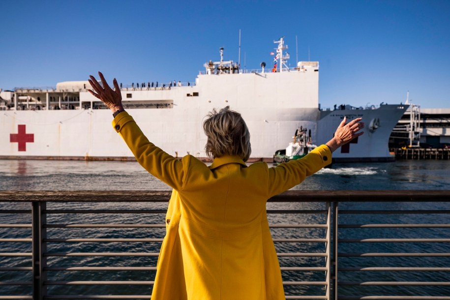 USNS Mercy /ETIENNE LAURENT /PAP