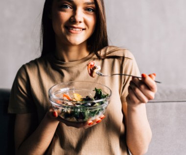 Usprawnia metabolizm, rozgrzewa i uzupełnia niedobory. Jedz, gdy jesień w pełni