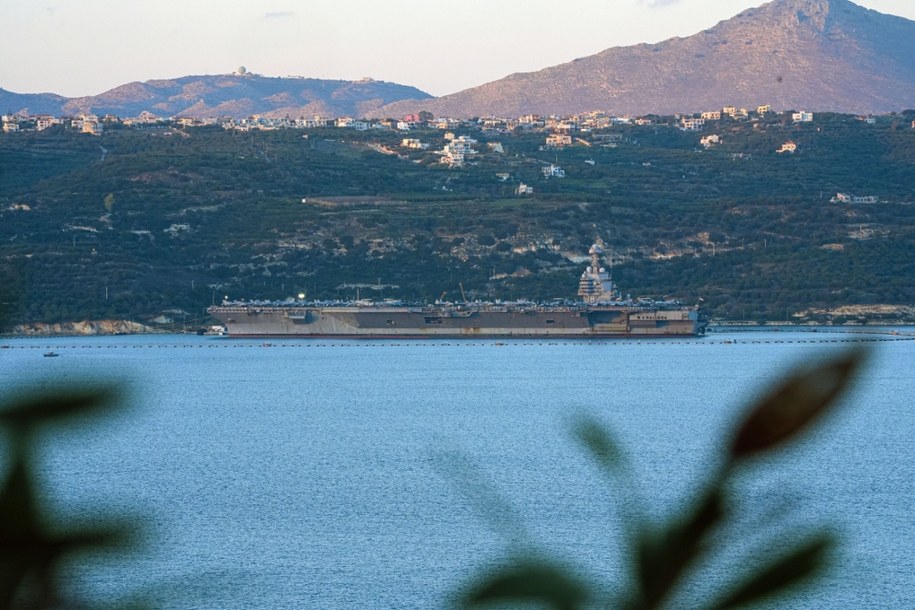 USS Gerald R. Ford, największy lotniskowiec USA, wpłynął na Kretę /Pattakos Petros /PAP/EPA