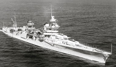 USS "Indianapolis". Walka przeciw rekinom