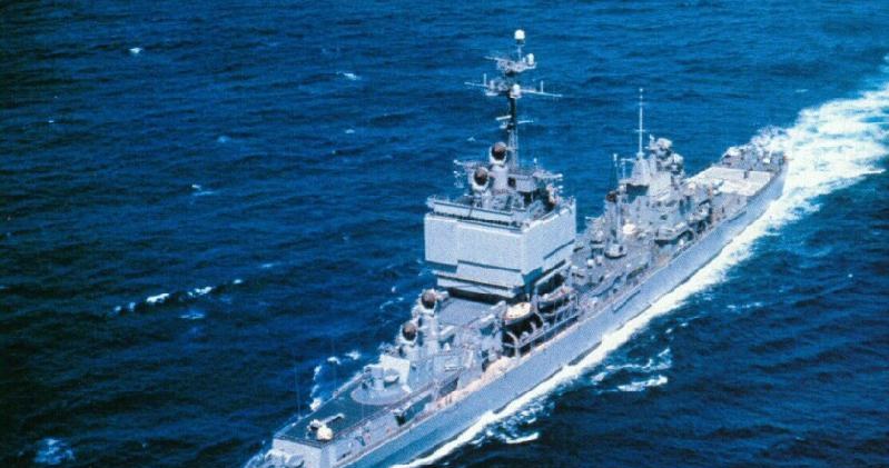 USS "Long Beach" podczas wojny w Wietnamie /US NAVY /domena publiczna