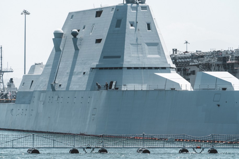 USS Zumwalt /Shutterstock