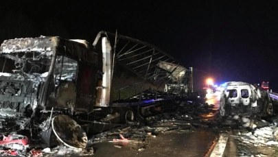 Ustalenia policji ws. wypadku na Śląsku. W jednym z aut spłonęły 2 osoby