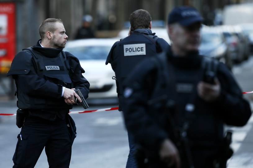Ustalono tożsamość terrorysty zastrzelonego w Paryżu /PAP/EPA