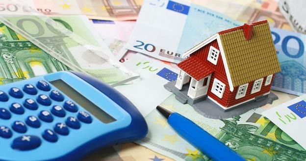 Ustawa antyspreadowa pozwala osobom spłacającym kredyt hipoteczny w obcej walucie obniżyć raty /&copy;123RF/PICSEL