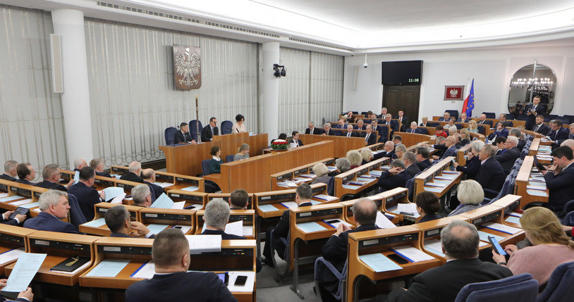 Ustawa budżetowa odesłana do komisji budżetu i finansów publicznych /Tomasz Jastrzębowski /East News