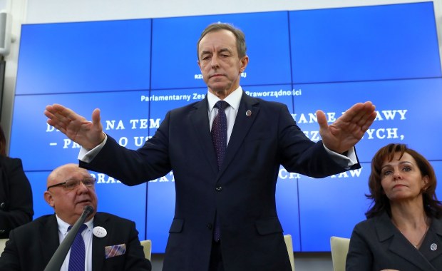 Ustawa dyscyplinująca sędziów w Senacie. Po południu marszałek Grodzki spotka się z prezydentem