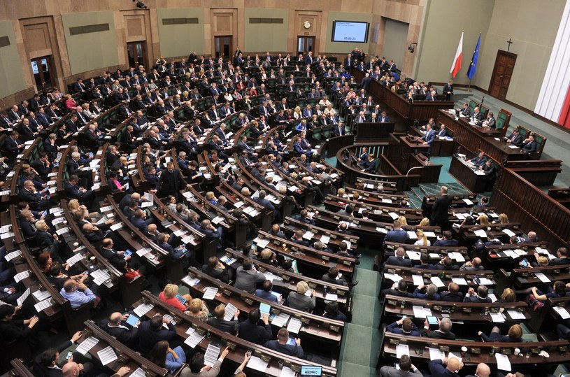 Ustawą ma się w piątek zająć Sejm /Jan Bielecki /East News