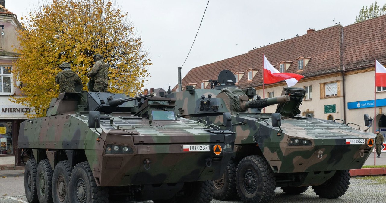 Ustawa o obronie Ojczyzny zmienia przepisy o "mobilizacji" pojazdów /Fot. Gerard/REPORTER /Agencja SE/East News