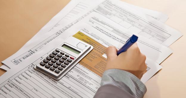 Ustawa o podatku dochodowym od osób fizycznych wymaga złożenia rocznego zeznania do 30 kwietnia /&copy;123RF/PICSEL