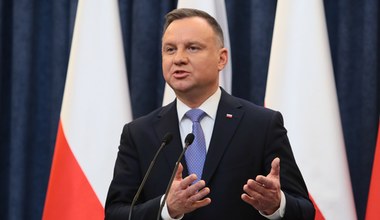 Ustawa obniżająca dolną stawkę PIT z 17 do 12 proc. z podpisem prezydenta