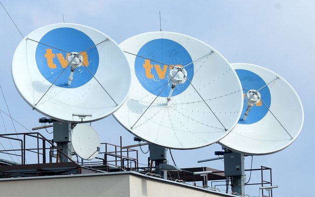 Ustawa w konsekwencji zmusi Discovery do sprzedaży części udziałów w telewizjach TVN i TVN24. /Jacek Turczyk /PAP