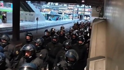 Ustawka kibiców przed meczem Polski z Holandią. Zapobiegli policjanci [FILM]