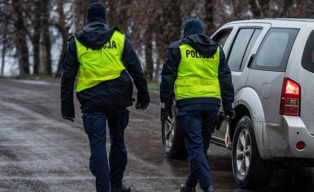 Ustępujące szefostwo policji przyznaje premie policjantom 