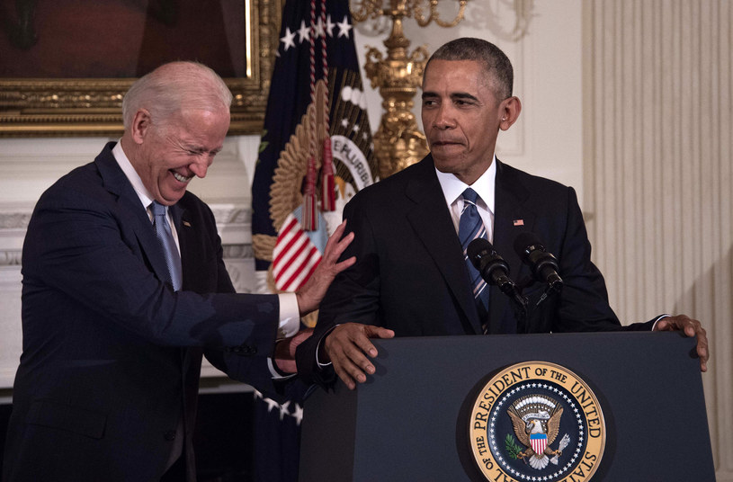 Ustępujący wiceprezydent Joe Biden i prezydent Barack Obama /NICHOLAS KAMM /AFP