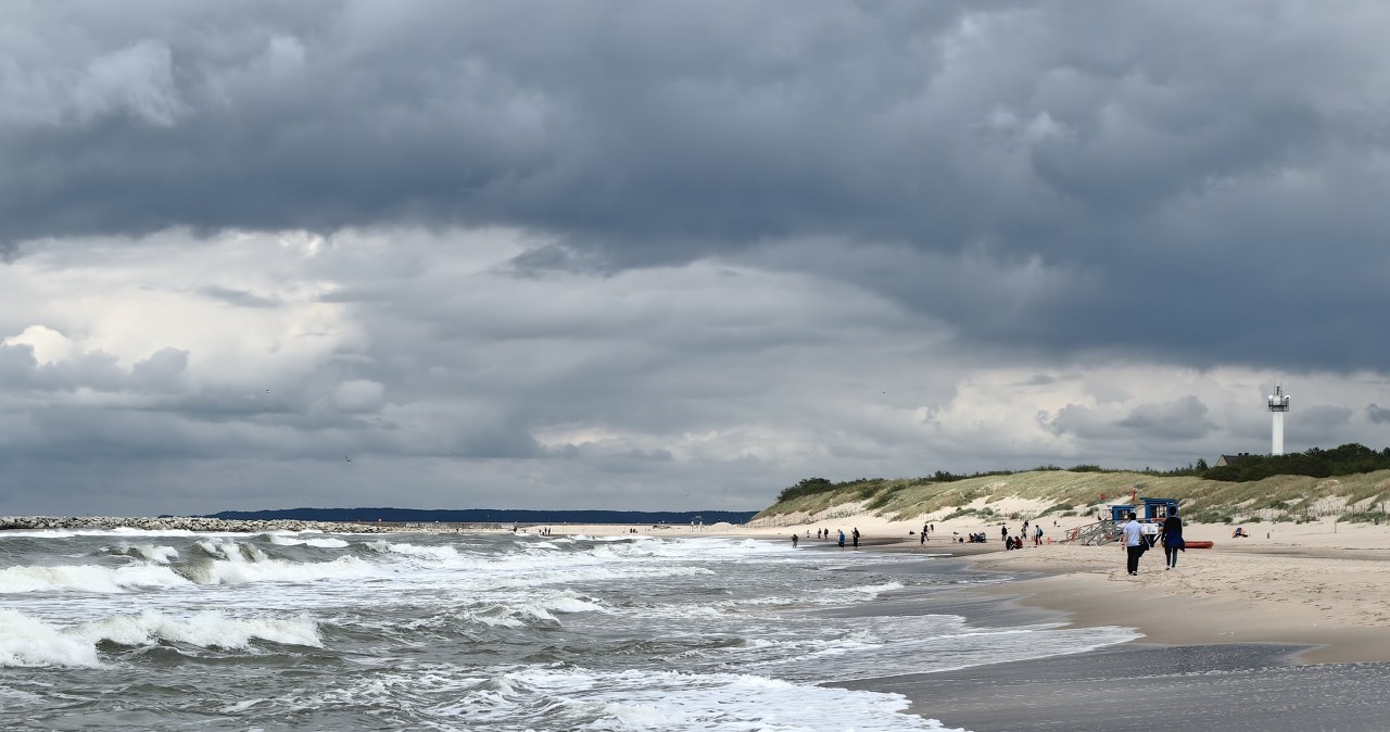 Ustka jesienią oferuje spokojne plaże i powietrze nasycone jodem /East News