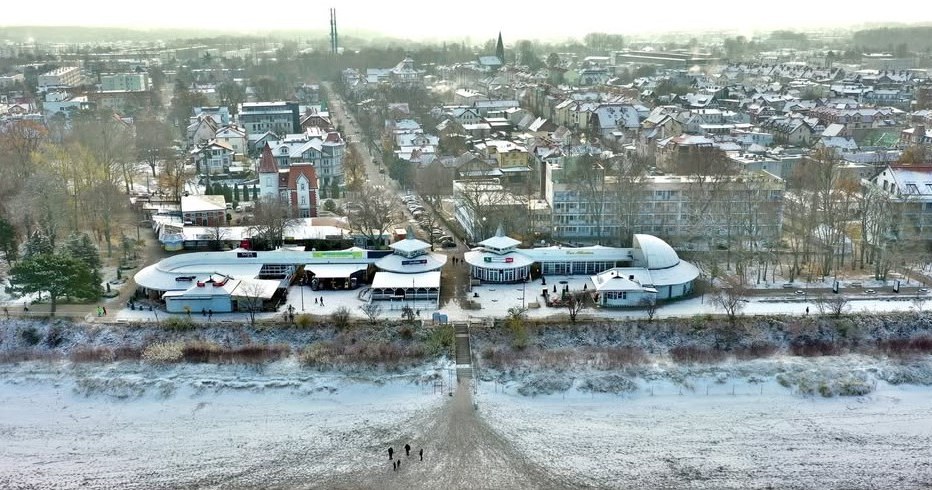 Устка взимку - це тиша, чисте морське повітря та цілюща сила гарячих джерел /Domena publiczna