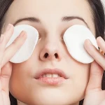 Usuń resztki kleju po sztucznych rzęsach. Sposób bez podrażnień