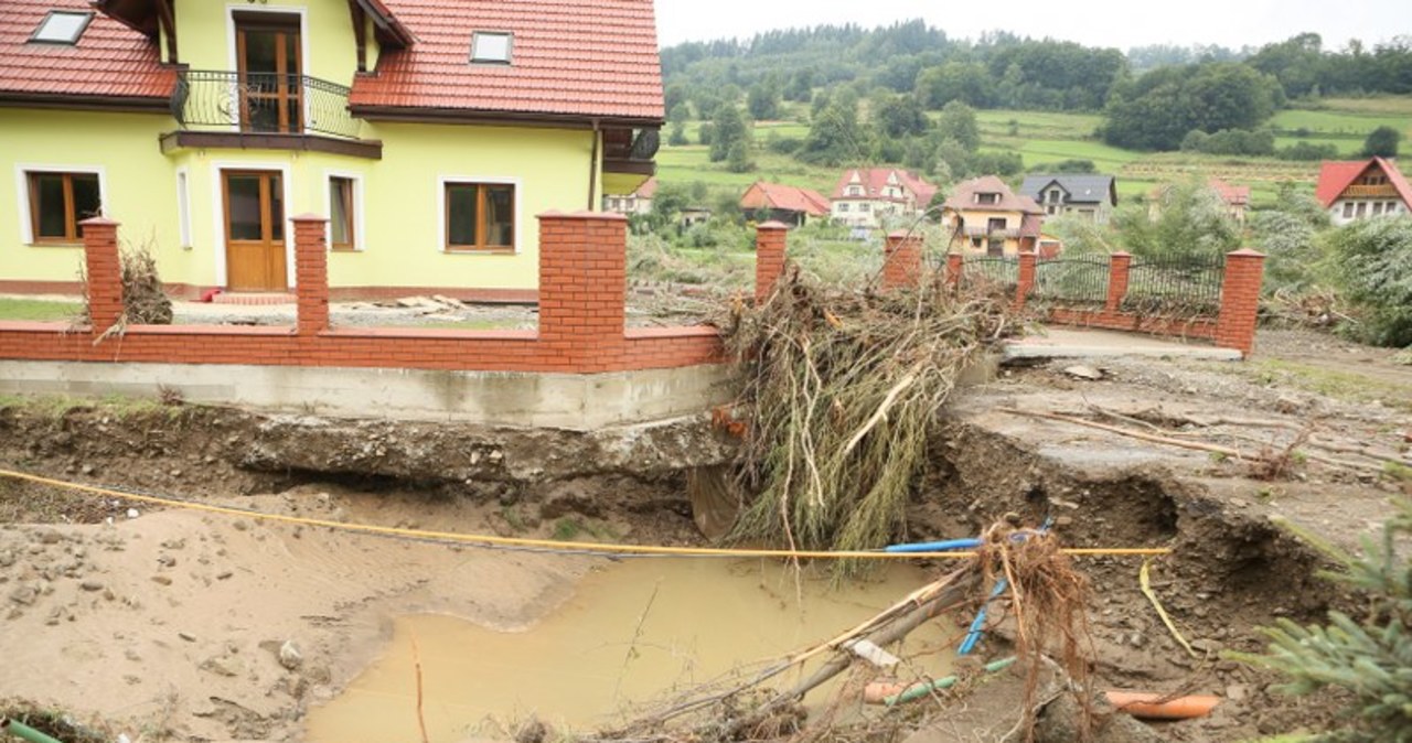 Usuwanie skutków powodzi w Kasince Małej 	