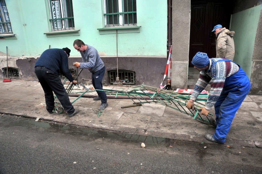 Usuwanie skutków wypadku /Marcin Bielecki /PAP