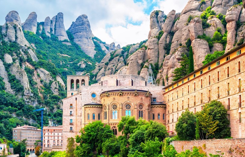 Usytowanie klasztory Montserrat robi niesamowite wrażenie /Adobe Stock