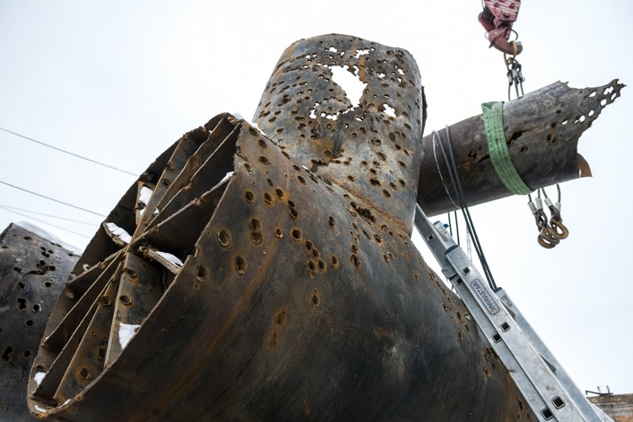 Uszkodzona konstrukcja na terenie Elektrociepłowni Darnycia w Kijowie (zdj. z 6 lutego) /Vladyslav Musiienko /PAP