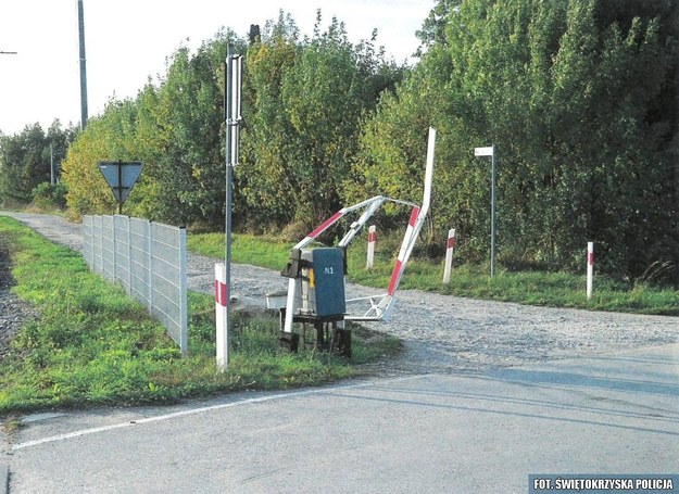 Uszkodzona rogatka /Policja Świętokrzyska /Policja