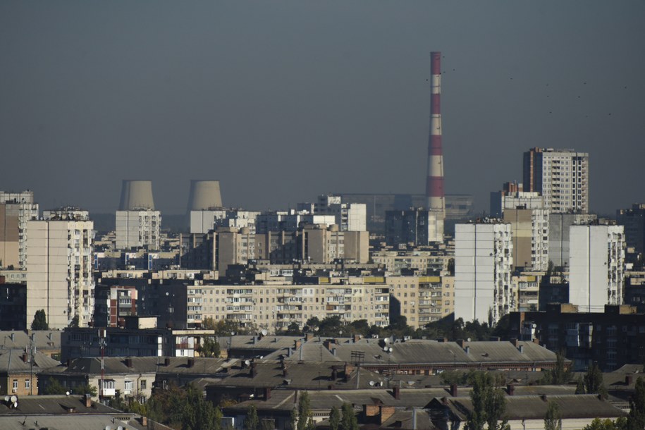 Uszkodzona w rosyjskim ostrzale infrastruktura energetyczna Kijowa /OLEG PETRASYUK /PAP/EPA