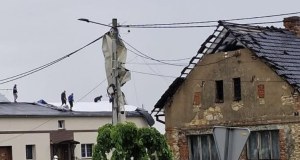 Uszkodzone budynki, zerwane linie energetyczne. Nawałnica przeszła przez Balcarzowice