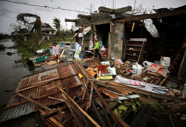 Uszkodzone przez żywioł budynki w Baggao na Filipinach /FRANCIS R. MALASIG /PAP/EPA