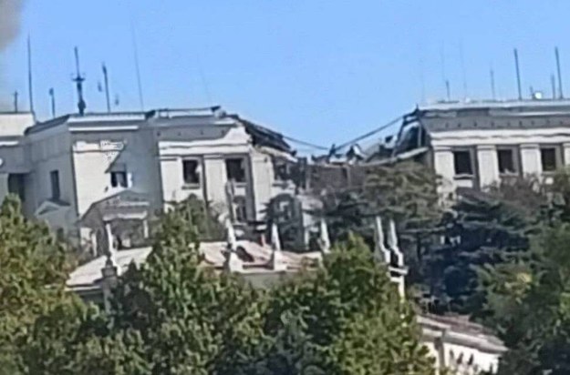 Uszkodzony budynek dowództwa Floty Czarnomorskiej w Sewastopolu /X / @DefenceU /