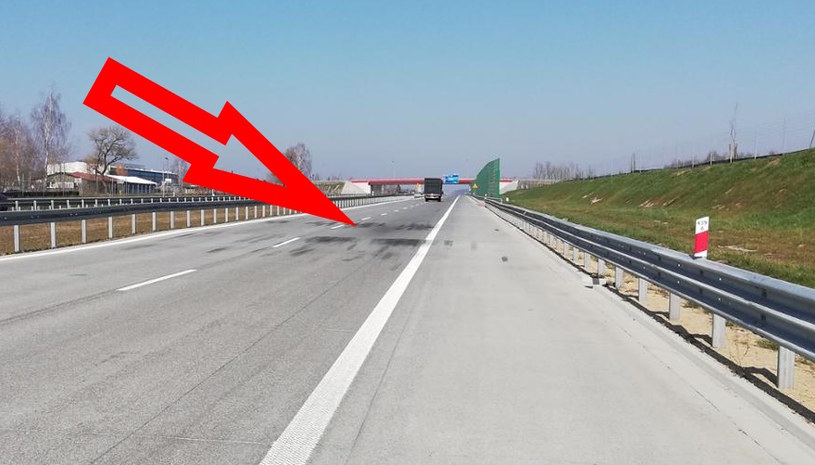 Uszkodzony fragment autostrady a1 w okolicach miejscowości Konopiska /GDDKiA/Interia.pl