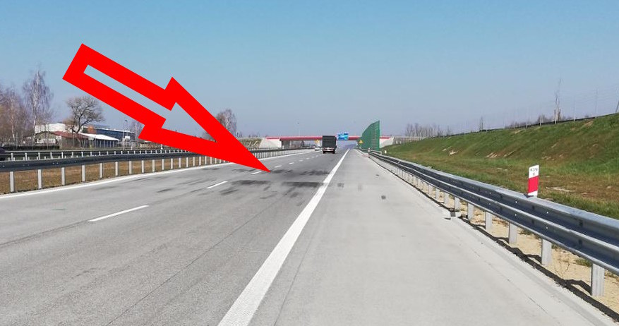 Uszkodzony fragment autostrady a1 w okolicach miejscowości Konopiska /GDDKiA/Interia.pl