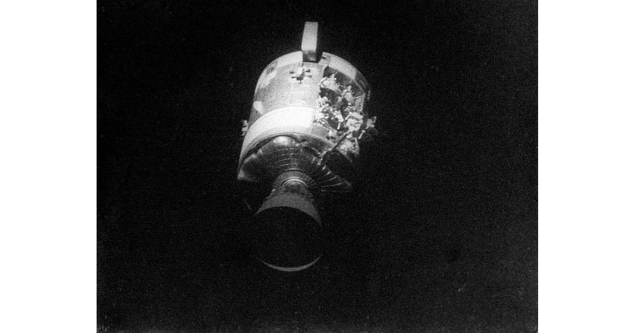 Uszkodzony moduł serwisowy Apollo 13 /NASA