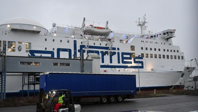 Uszkodzony prom "Wawel" może zostać w porcie na dłużej